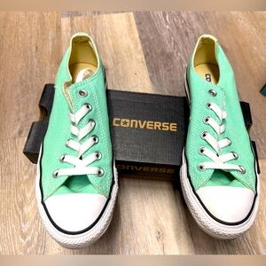 Converse Sneaker Size 7 US Woman's Lace-up w/box low top mint green mix